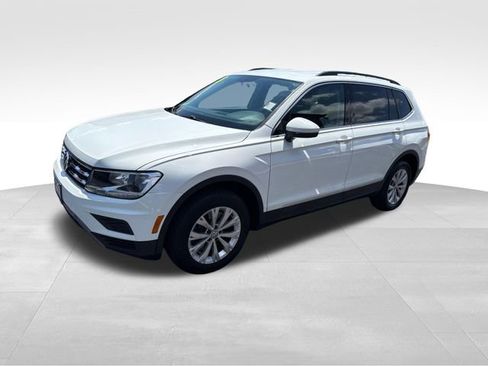 Used 2018 Volkswagen Tiguan SE AWD/4WD image 2
