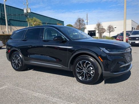 Used 2025 Lincoln Nautilus Premier w/ Equipment Group 102A image 2