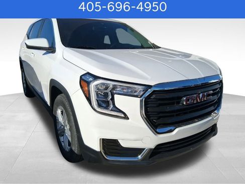 Used 2022 GMC Terrain SLE image 2