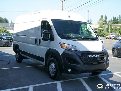 Used 2025 RAM ProMaster 2500 w/ Convenience Group FWD image 3