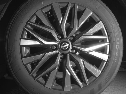 Used 2025 Nissan Altima 2.5 SV image 14