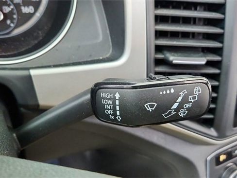 Used 2021 Volkswagen Atlas Cross Sport SE w/ Panoramic Sunroof Package image 41