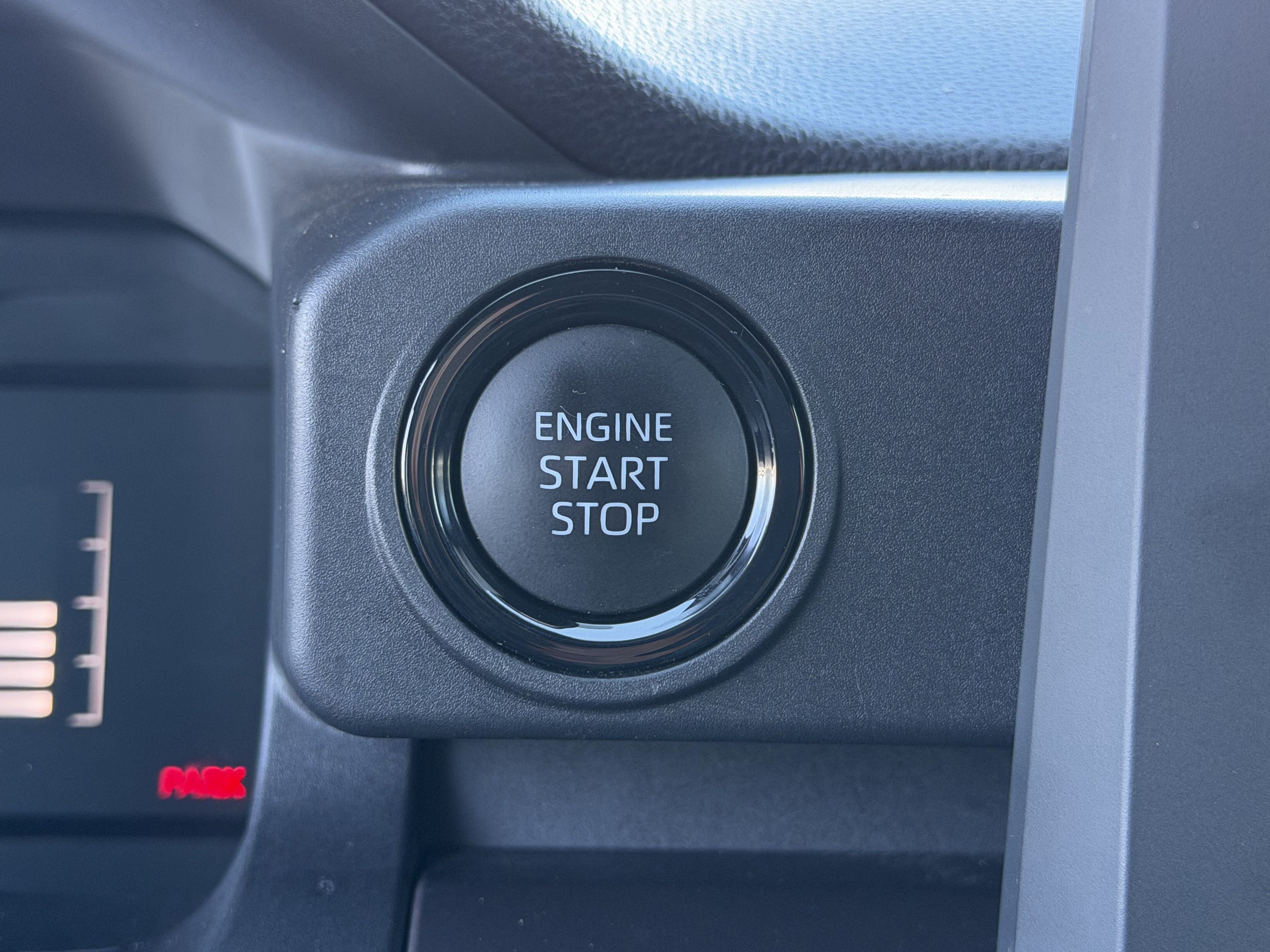 Certified 2025 Toyota Tacoma SR5 AWD/4WD image 30