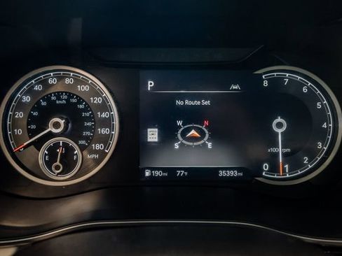 Used 2025 Genesis G70 2.5T AWD/4WD image 13