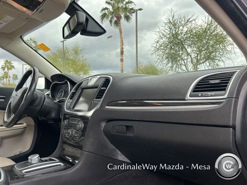 Used 2015 Chrysler 300 Limited w/ Driver Convenience Group image 13