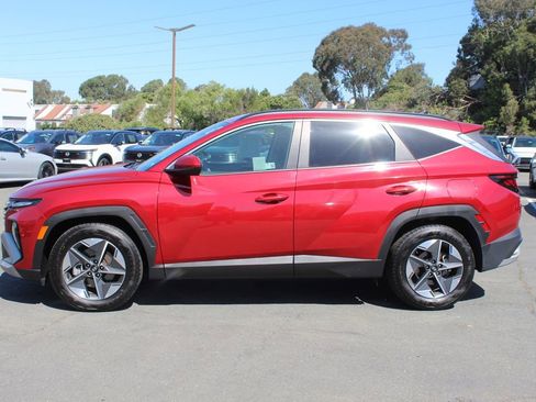 Used 2025 Hyundai Tucson SEL FWD image 2
