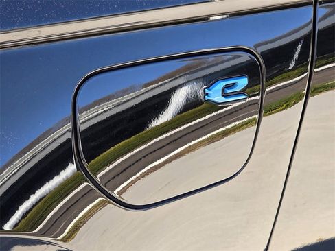 Used 2023 Jeep Grand Cherokee 4WD 4xe w/ Luxury Tech Group II image 46