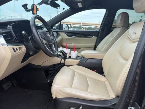 Used 2017 Cadillac XT5 FWD image 10