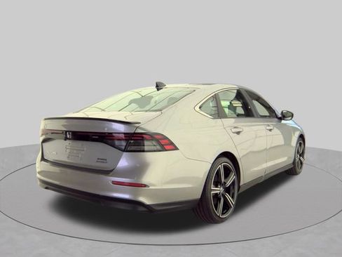 Used 2024 Honda Accord Sport image 3