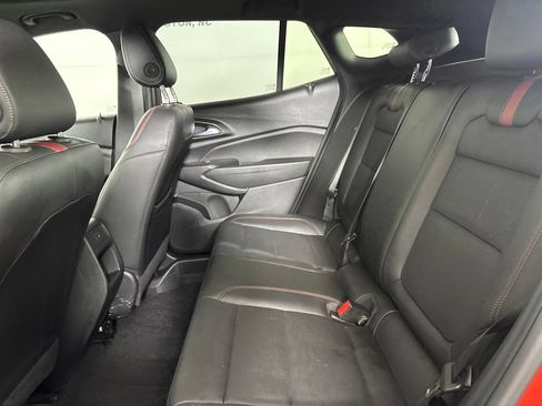 Used 2024 Chevrolet Trax RS w/ Sunroof Package FWD image 25
