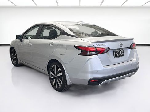 Used 2022 Nissan Versa SR image 6