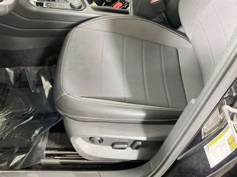 Used 2023 Volkswagen Taos SE image 18