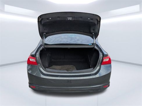 Used 2017 Chevrolet Malibu LT image 15