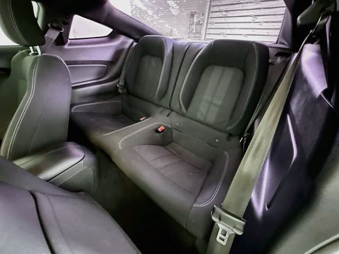Used 2019 Ford Mustang Coupe RWD image 24