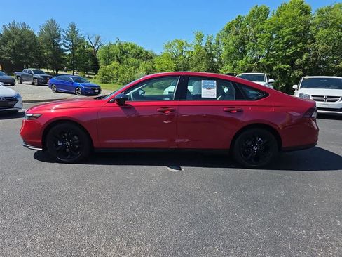Certified 2025 Honda Accord SE image 9