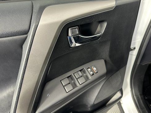 Used 2016 Toyota RAV4 XLE AWD/4WD image 32