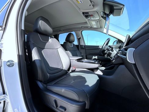 Used 2025 Hyundai Tucson Limited image 17