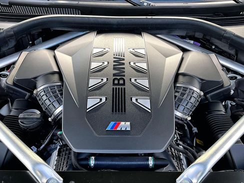 Certified 2025 BMW X7 M60i image 31