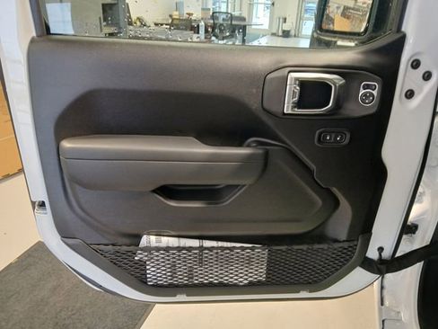 New 2026 Jeep Gladiator Sport AWD/4WD image 11