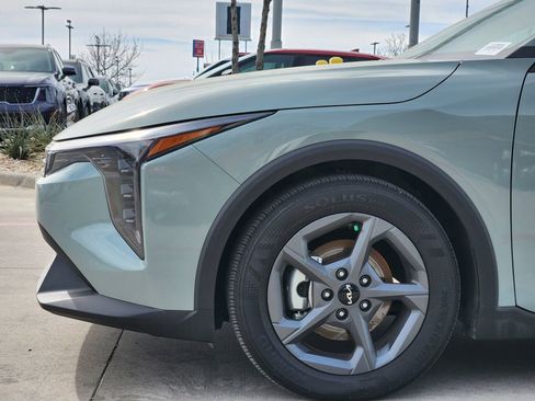 New 2025 Kia K4 LXS image 6