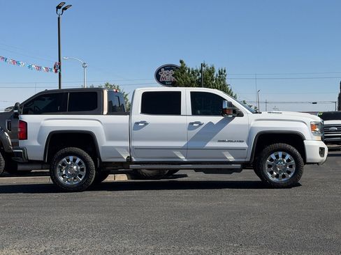 Used 2018 GMC Sierra 2500 Denali w/ Duramax Plus Package AWD/4WD image 47