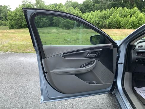 Used 2014 Chevrolet Impala LTZ FWD image 18