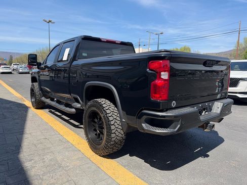 Used 2023 Chevrolet Silverado 2500 LT w/ Midnight Edition image 6