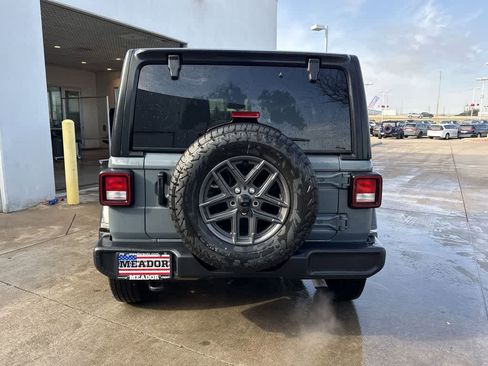 Used 2024 Jeep Wrangler Sport S image 5
