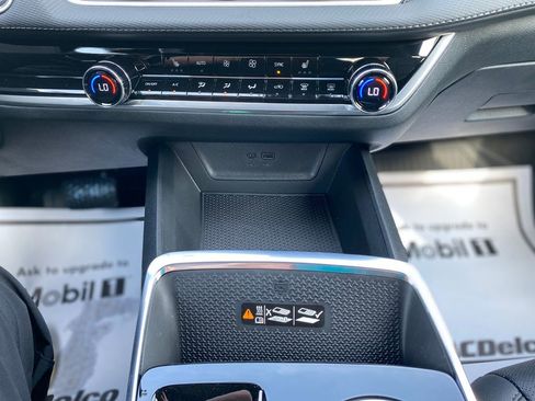 New 2026 Chevrolet Equinox LT w/ Convenience Package II AWD/4WD image 24