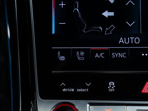 Used 2025 Audi S8 image 13