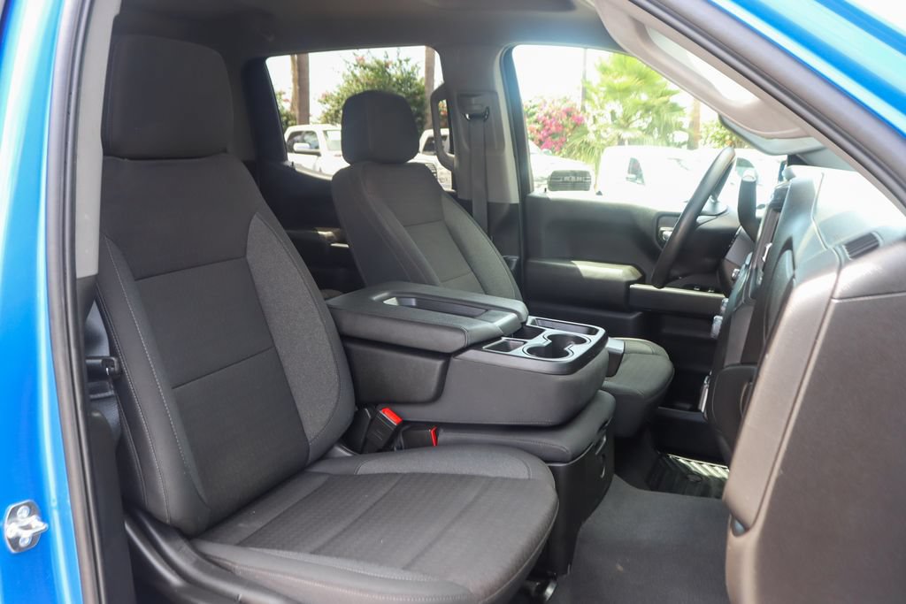 Used 2025 Chevrolet Silverado 1500 Custom w/ Turbomax Blackout Package AWD/4WD image 32