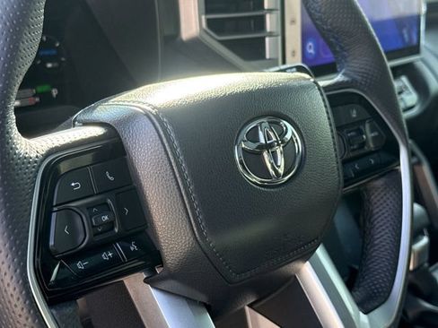 Used 2025 Toyota Sequoia Platinum AWD/4WD image 31