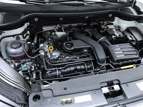 New 2025 Volkswagen Taos SEL image 68