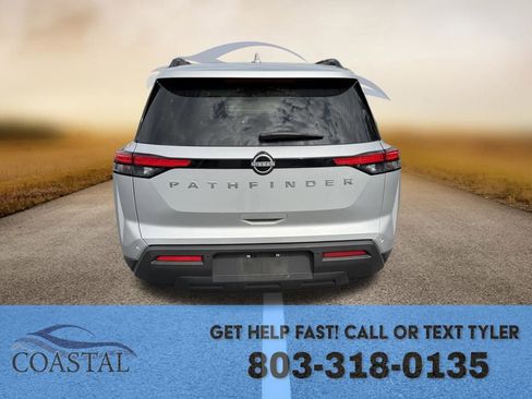 Used 2025 Nissan Pathfinder SV image 9