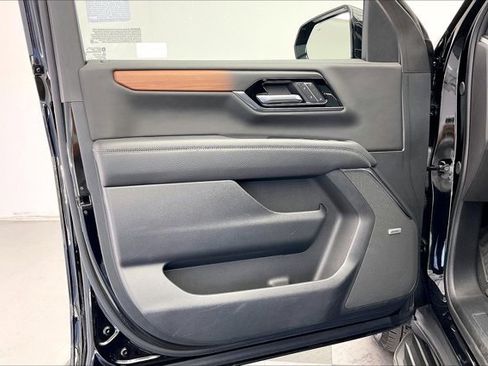 Used 2025 GMC Yukon Denali image 25