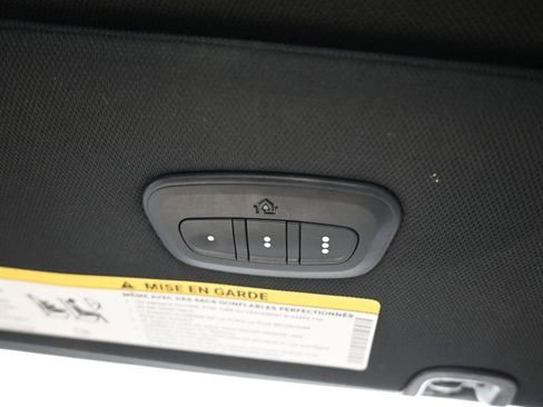 Used 2020 Chrysler Pacifica Touring-L image 30