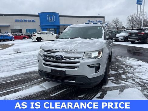 Used 2018 Ford Explorer XLT w/ Equipment Group 202A image 3