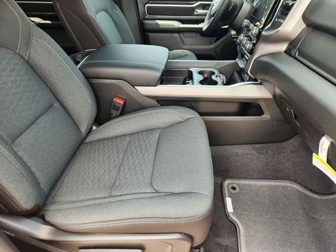 New 2026 RAM 1500 4x4 Crew Cab image 13