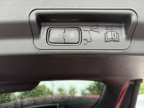 Used 2023 Ford Explorer Limited AWD/4WD image 33