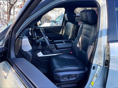 Used 2025 Toyota Tundra Limited image 9
