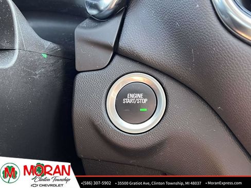 Used 2024 Chevrolet Equinox LT FWD image 23