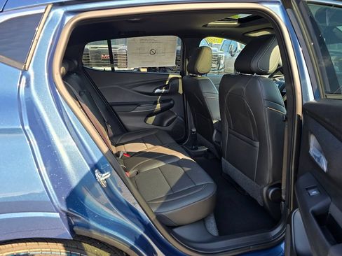 New 2026 Buick Envista Avenir FWD image 32