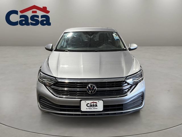 Used 2024 Volkswagen Jetta SE FWD image 2
