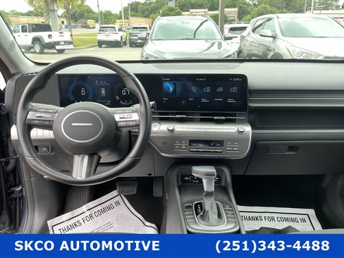 Used 2025 Hyundai Kona SEL FWD image 15