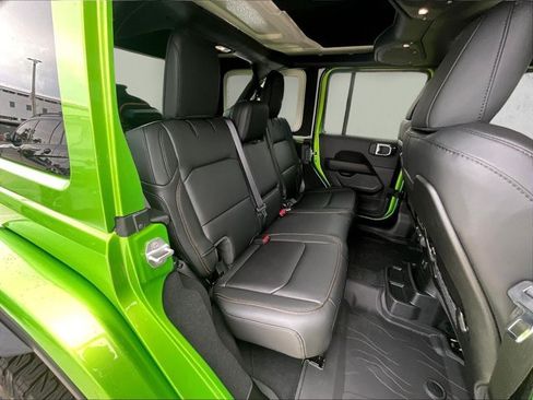 Used 2025 Jeep Wrangler Unlimited Rubicon 392 AWD/4WD image 25