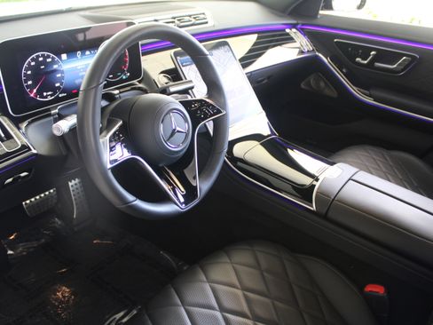 Certified 2025 Mercedes-Benz S 580 4MATIC Sedan image 5