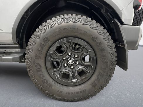 Used 2024 Ford Bronco Wildtrak AWD/4WD image 13