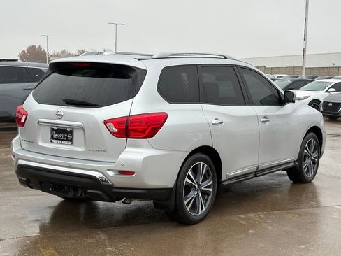 Used 2019 Nissan Pathfinder Platinum image 5