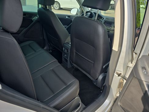 Used 2015 Volkswagen Tiguan SE FWD image 11