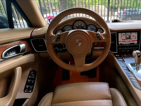 Used 2014 Porsche Panamera image 5